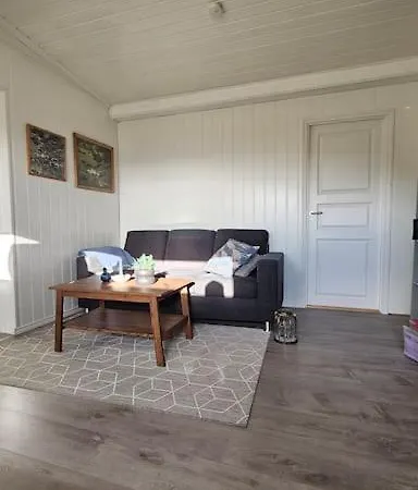 Hus Pa Rosland Gard *
