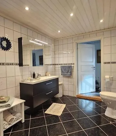 Hus Pa Rosland Gard